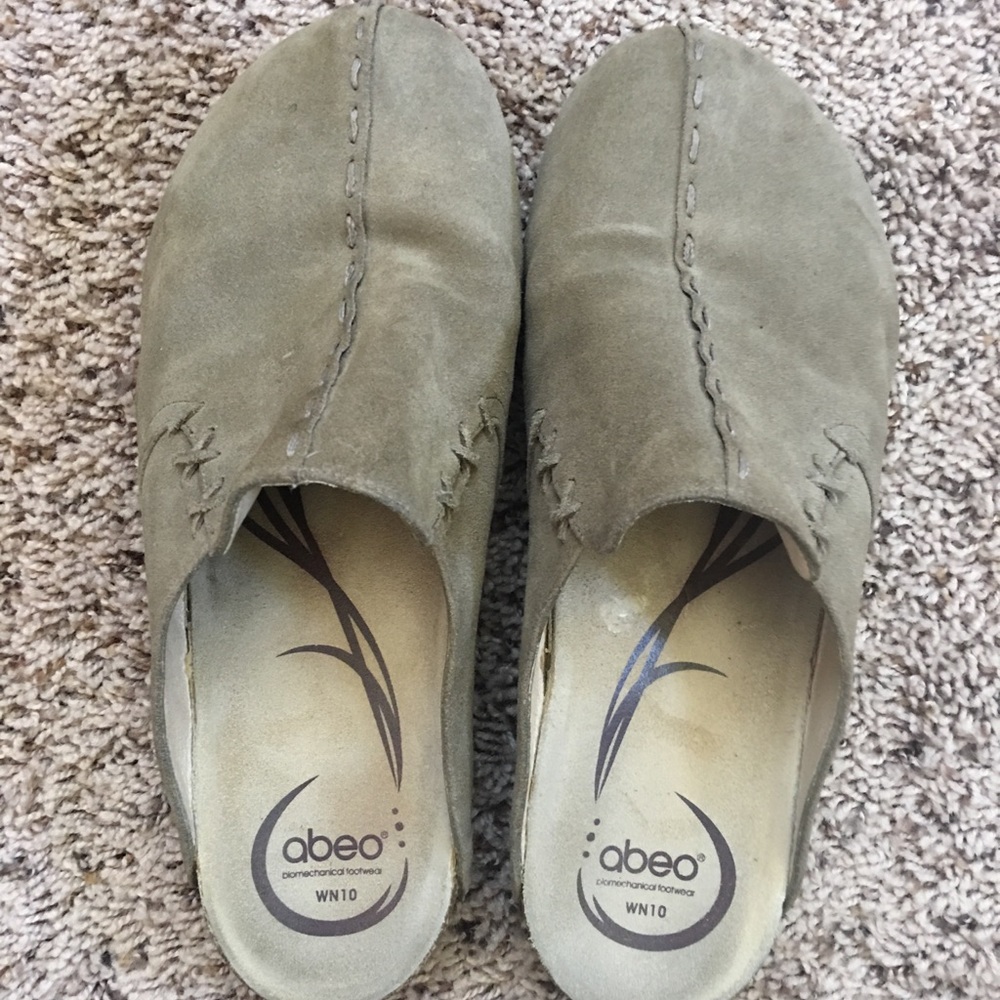 Abeo Walking Company clogs